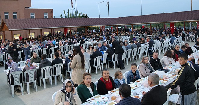 Şehit ve Gazi Aileleri Onuruna İftar Yemeği