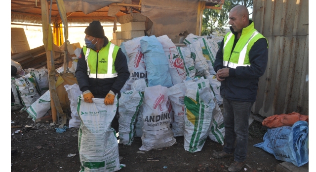 Konteynır Taban Tahtaları İhtiyaç Sahiplerine Yakacak Oluyor