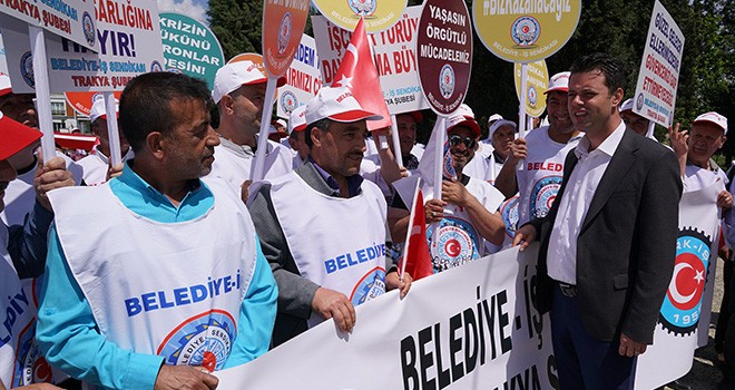 Başkan Sarıkurt 1 Mayıs'ı İşçilerle Omuz Omuza Kutladı