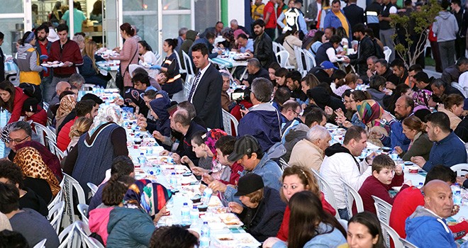 İlk Oruçlar Aşevi'nde Açıldı