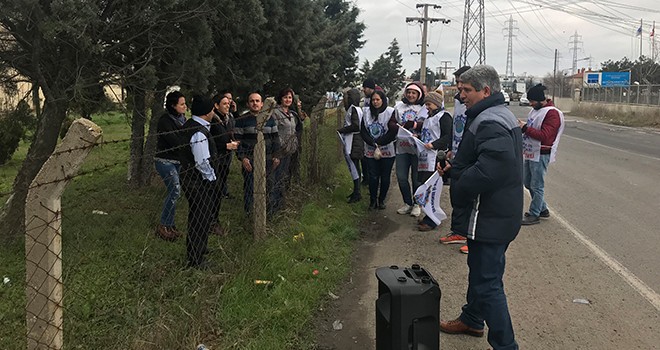 İşten çıkarılan işçiler dondurucu soğukta eylemlerini sürdürüyor