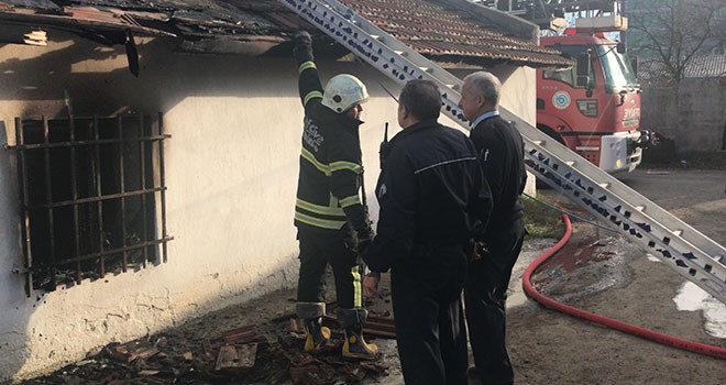 Çorlu’da tek katlı evde yangın