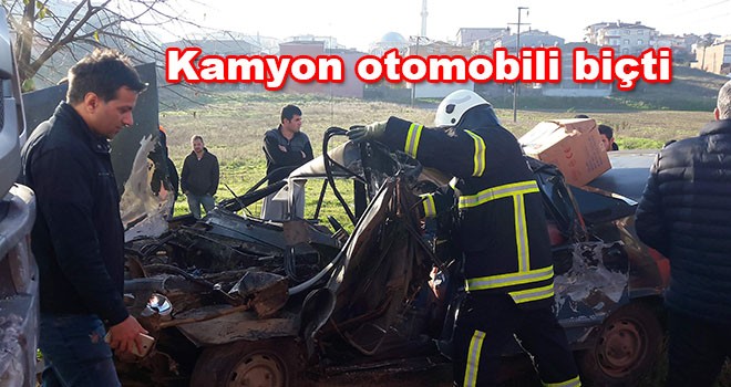 Kamyonla otomobil çarpıştı 1 ağır yaralı