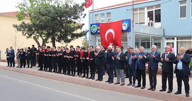 Başkan Rasim Yüksel Dualar İle Gençleri Askere Yolladı