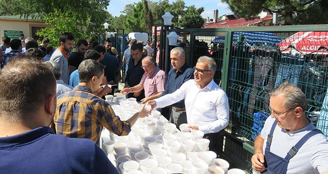 Yeni Sanayi Sitesi Kooperatifi’nden esnafa aşure ikramı