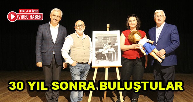 Simge fotoğrafın kahramanları 30 yıl sonra buluştu