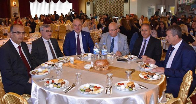 Tekirdağ Büyükşehir Belediyesi Daimi İşçilerle Buluşma Kahvaltısı Düzenlendi