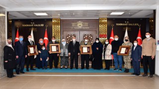 Vali Aziz Yıldırım Devlet Övünç Madalyalarını Tevcih Etti