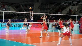 Kadın voleybol takımından 3-0’lık galibiyet