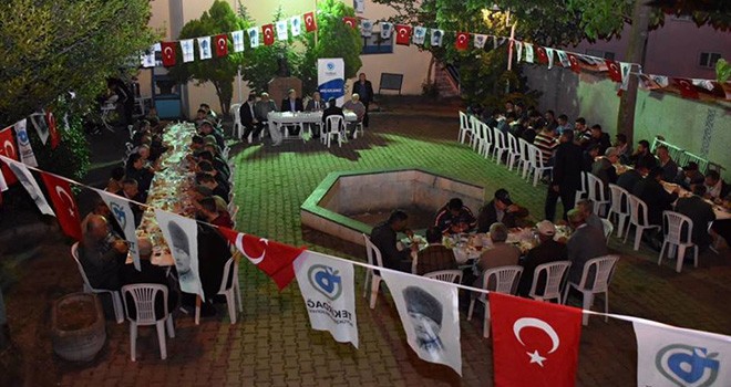 Başkan Kadir Albayrak Vatandaşlarla Sahur Yapmaya Devam Ediyor