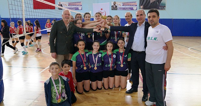 ÇBSK Midi Kızlar Voleybol Takımı Türkiye Finallerinde