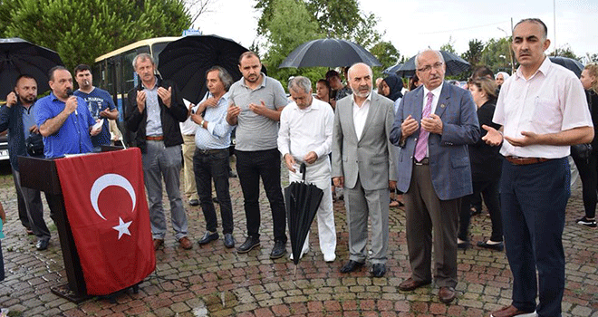 Başkan Albayrak Hacı Adaylarını Uğurladı