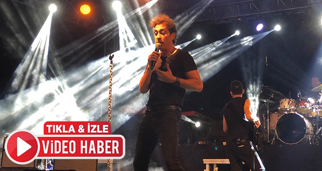 Kıraç Çorlu konserinde hem coştu hem coşturdu