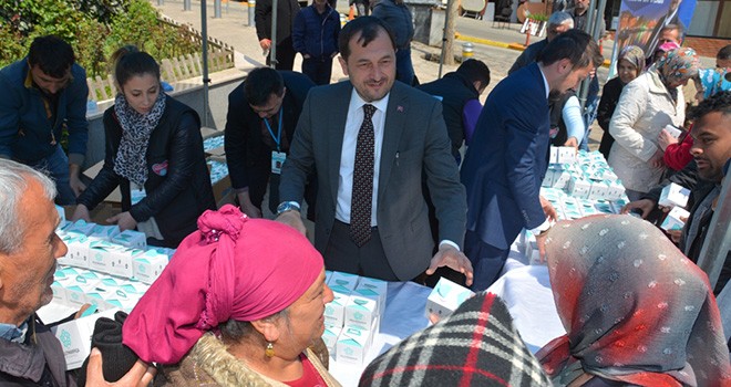 Başkan Yüksel Berat Kandilinde Vatandaşlara Kandil Simidi İkram Etti