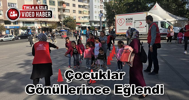 Çocuklar Şehrin Meydanında Gönüllerince Eğlendi